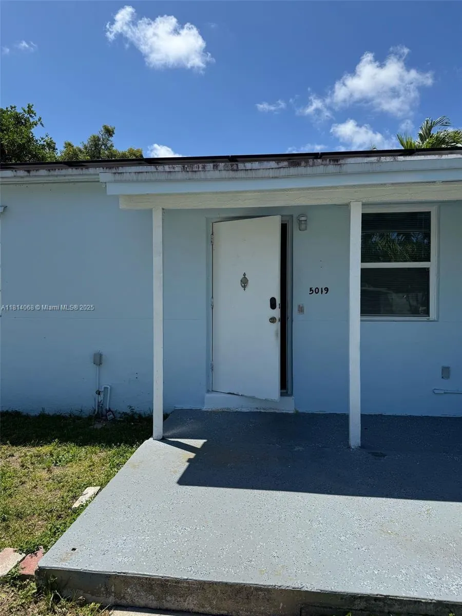 5019 NE 19th Ter