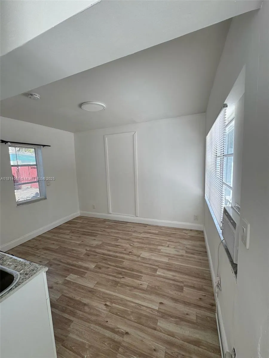 5019 NE 19th Ter
