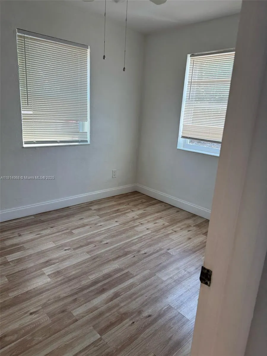 5019 NE 19th Ter