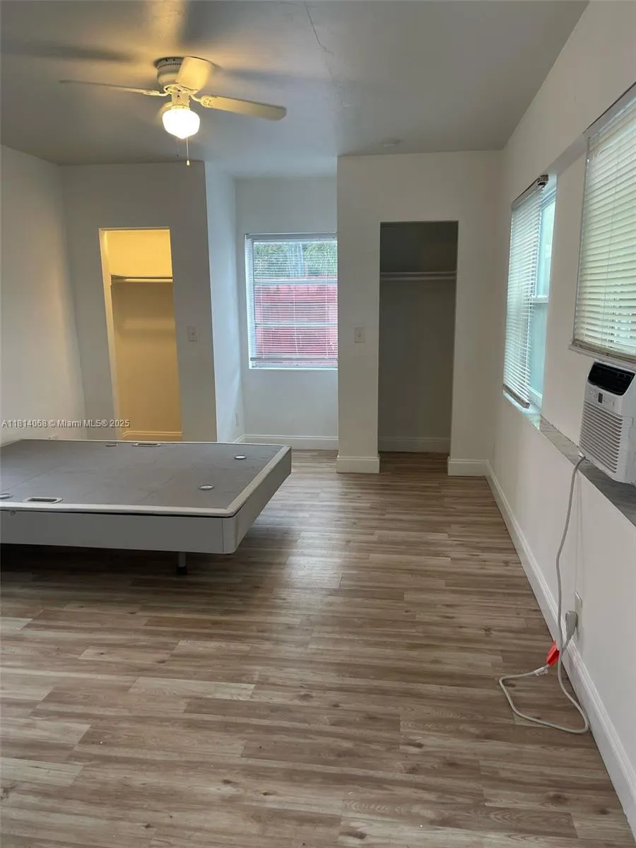 5019 NE 19th Ter