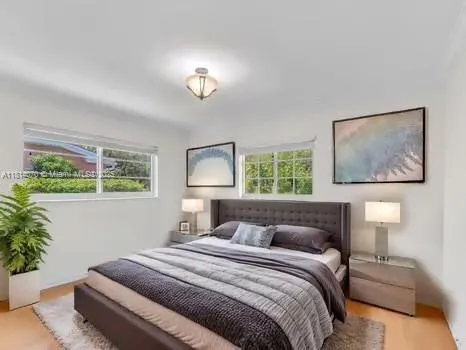 915 Country Club Prado