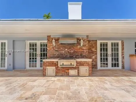 915 Country Club Prado