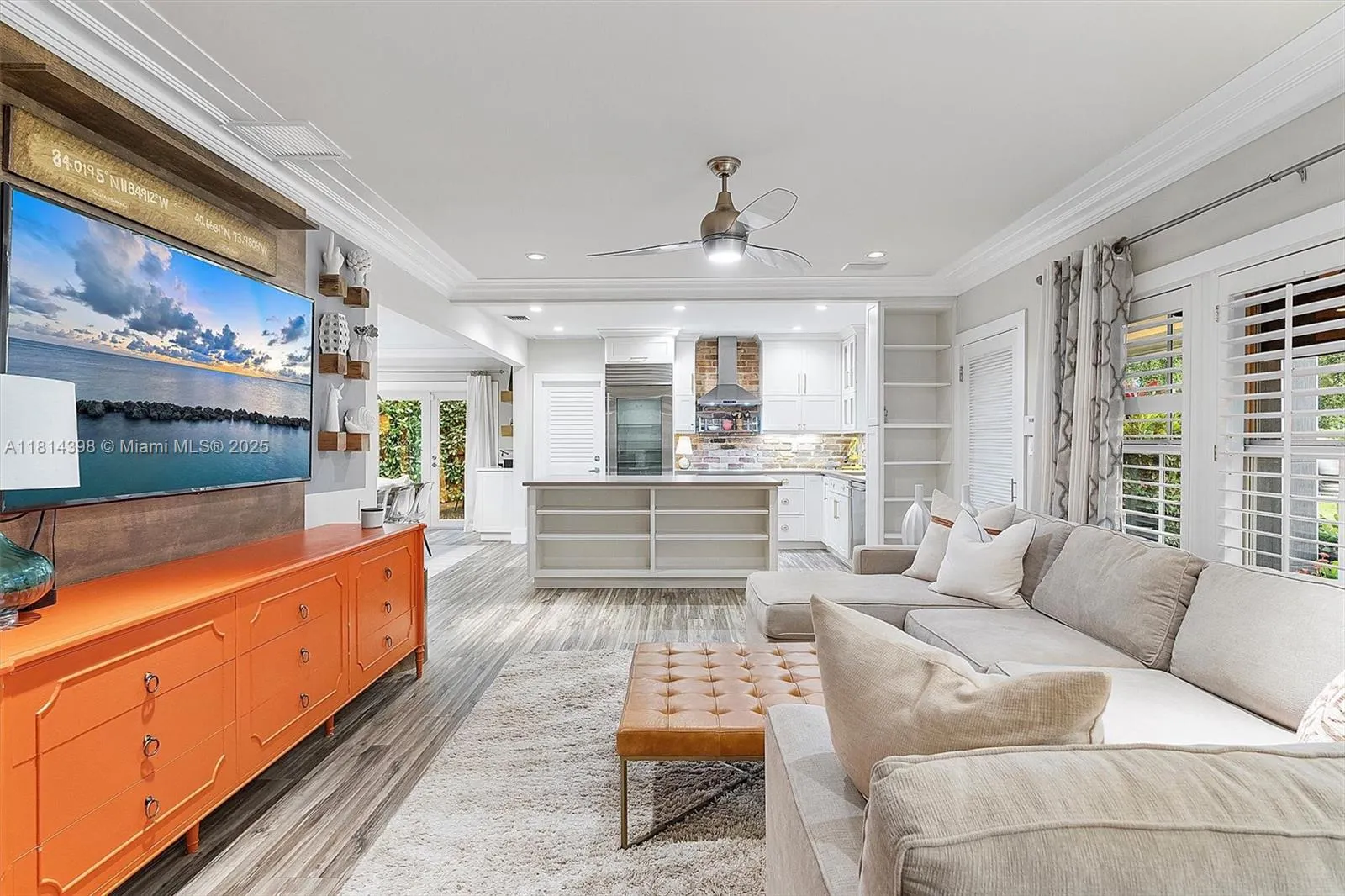 700 Vilabella Ave