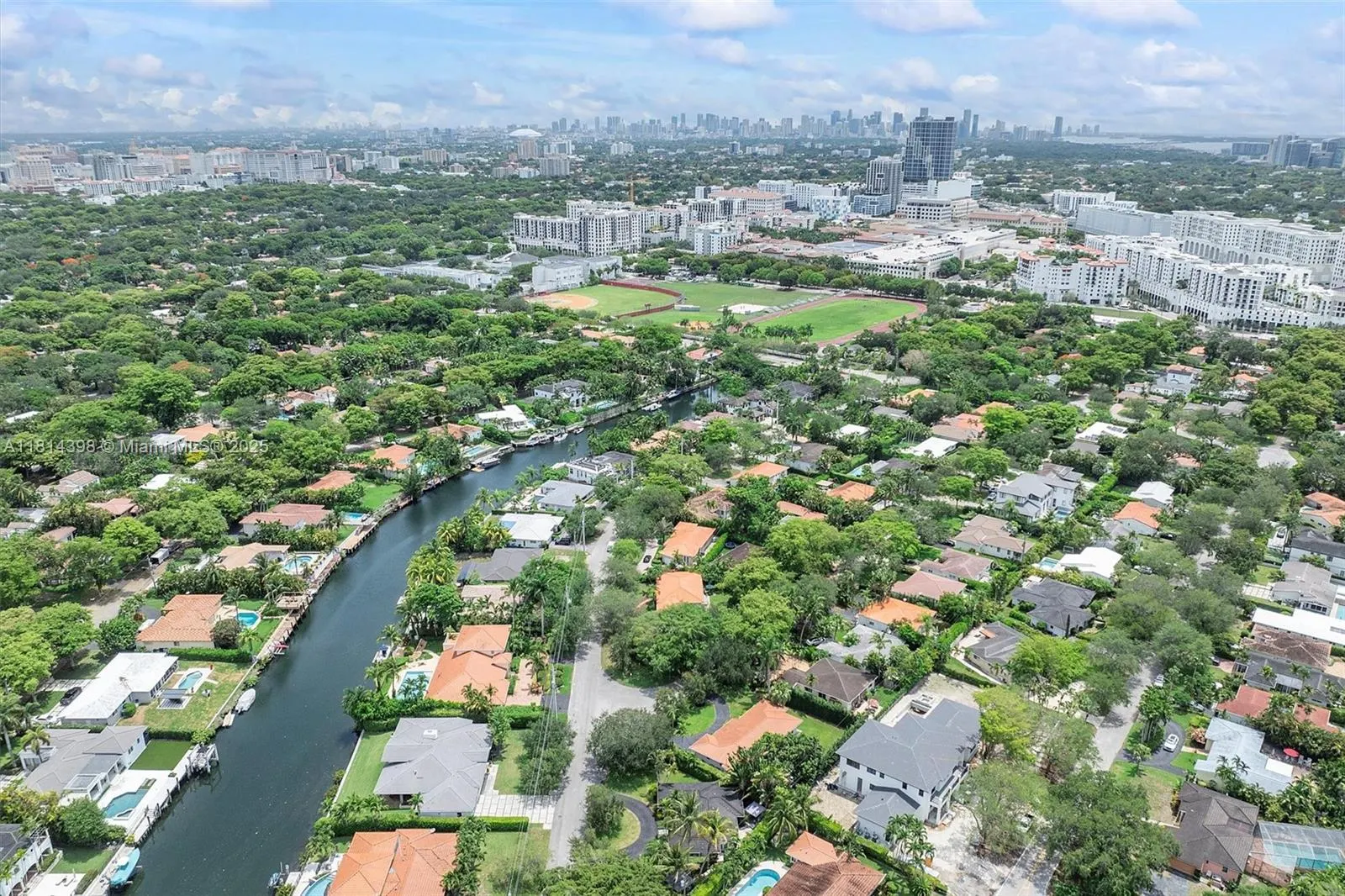 700 Vilabella Ave