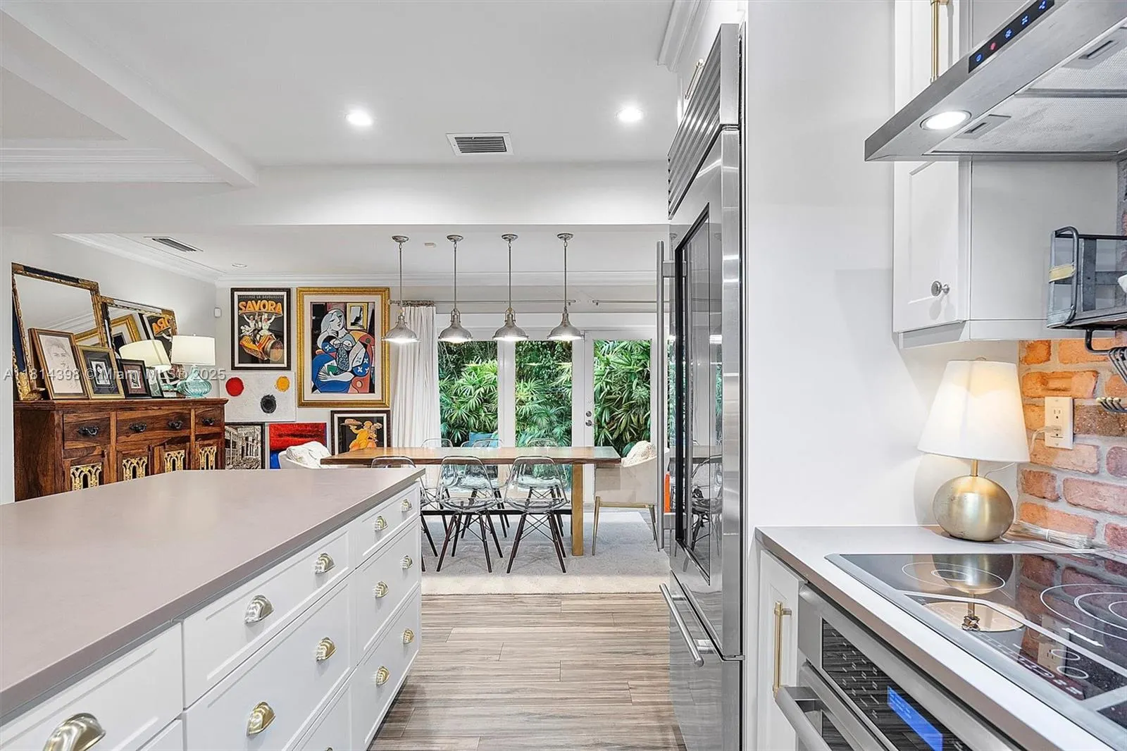 700 Vilabella Ave