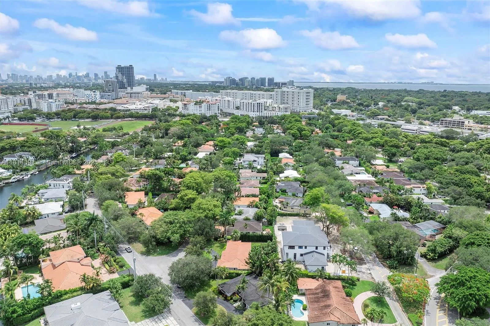 700 Vilabella Ave