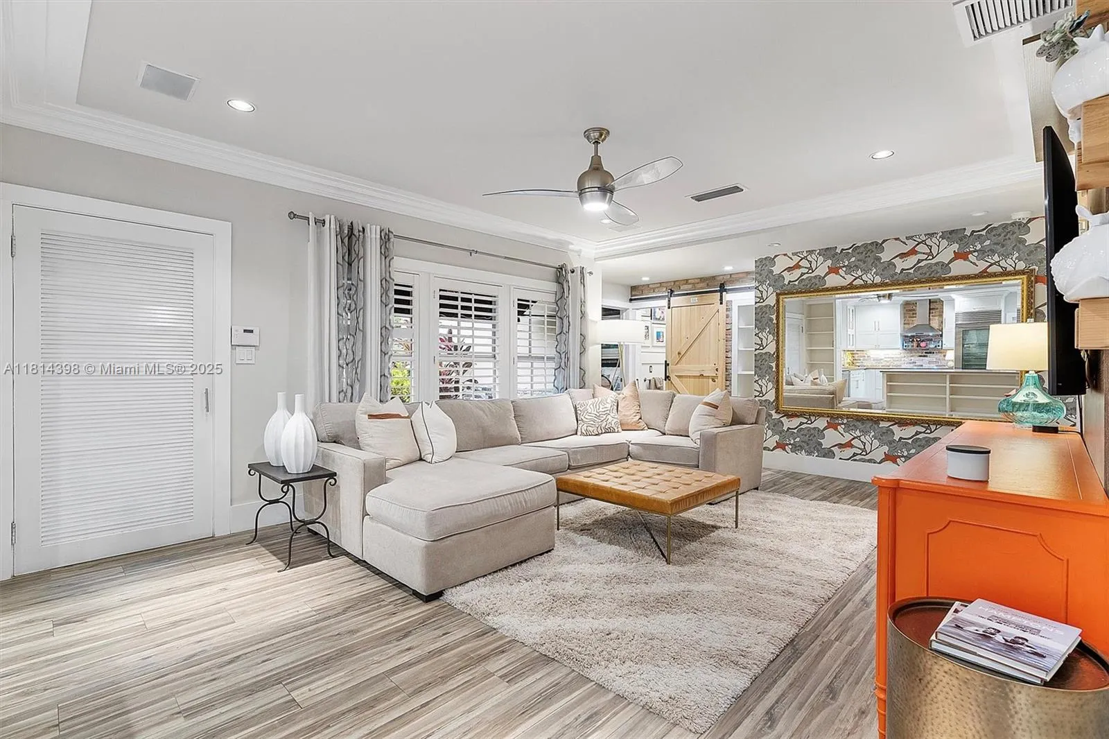 700 Vilabella Ave