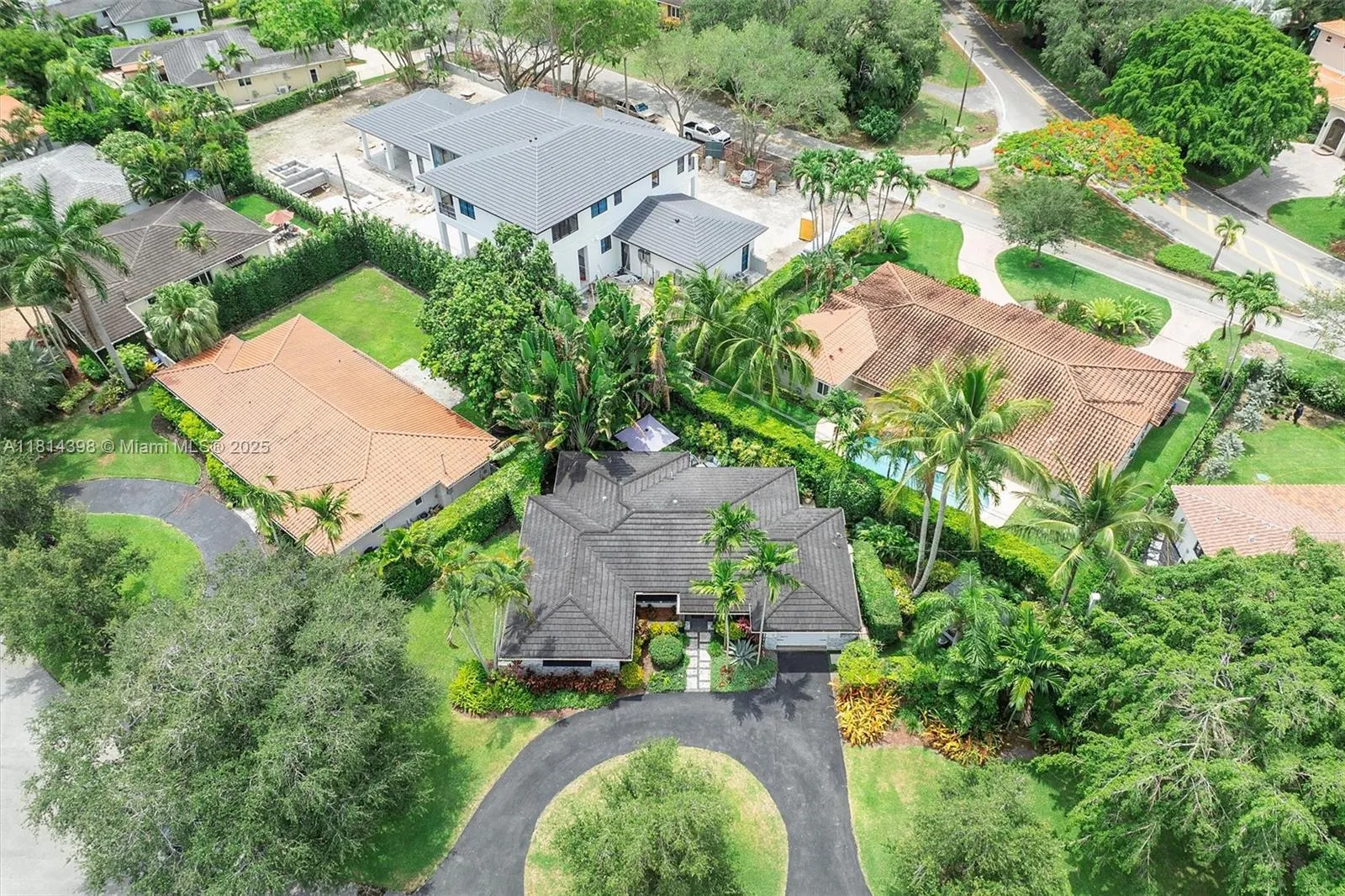 700 Vilabella Ave