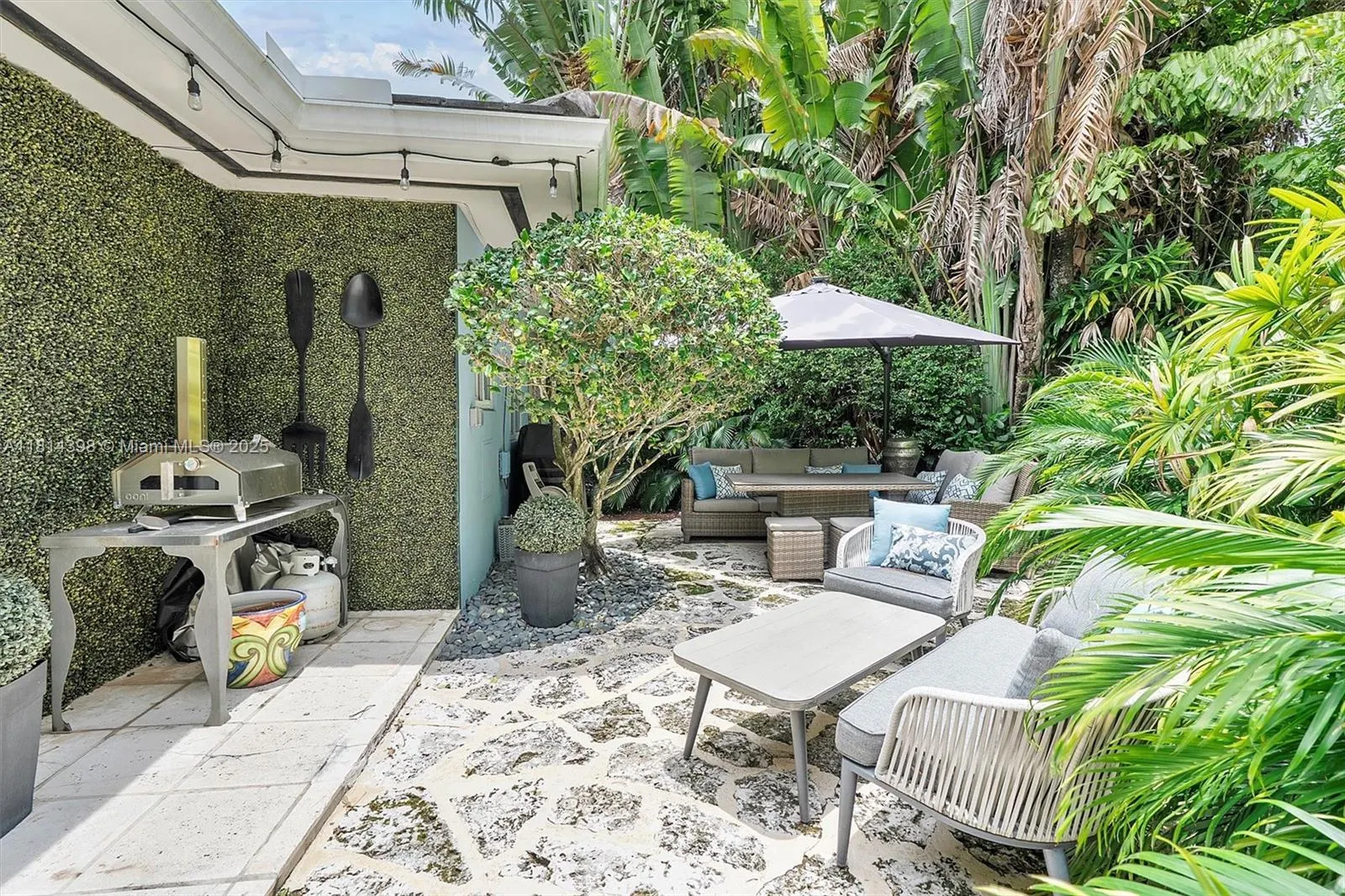 700 Vilabella Ave