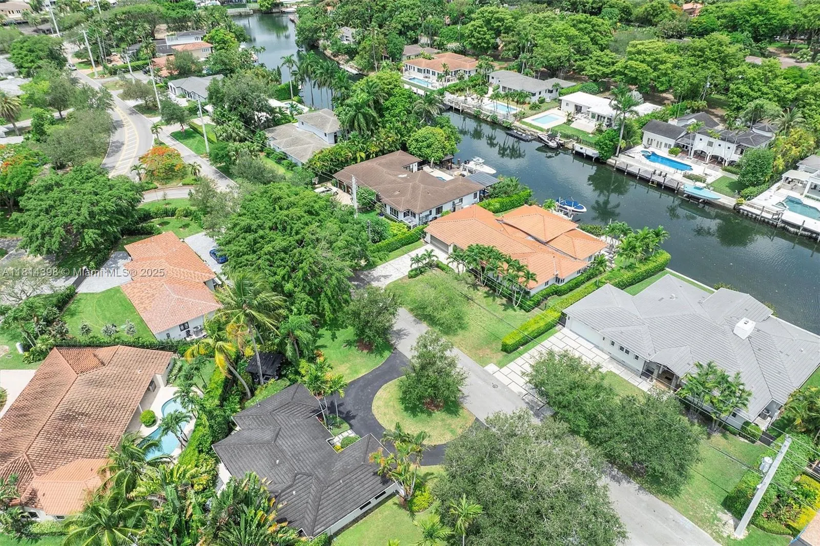 700 Vilabella Ave