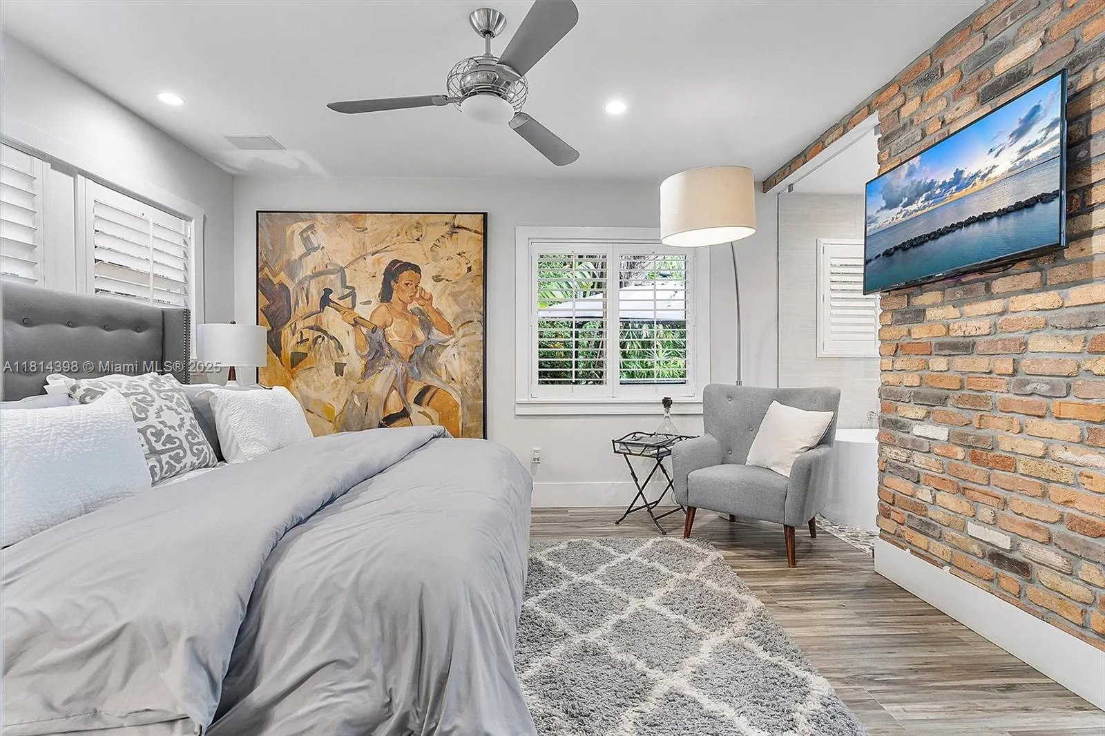 700 Vilabella Ave