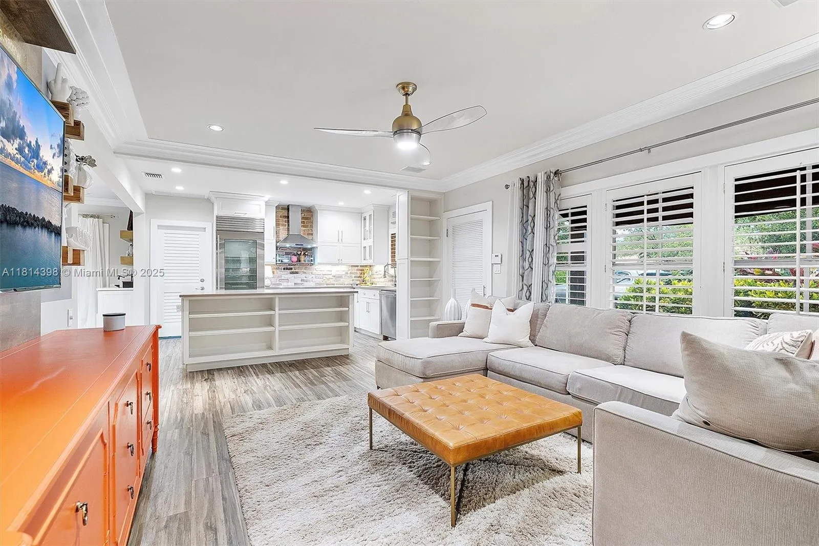 700 Vilabella Ave