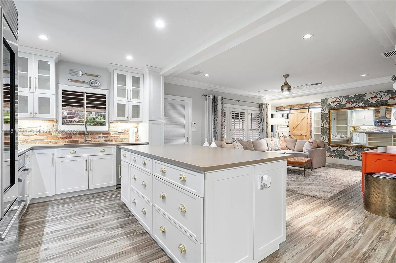 700 Vilabella Ave