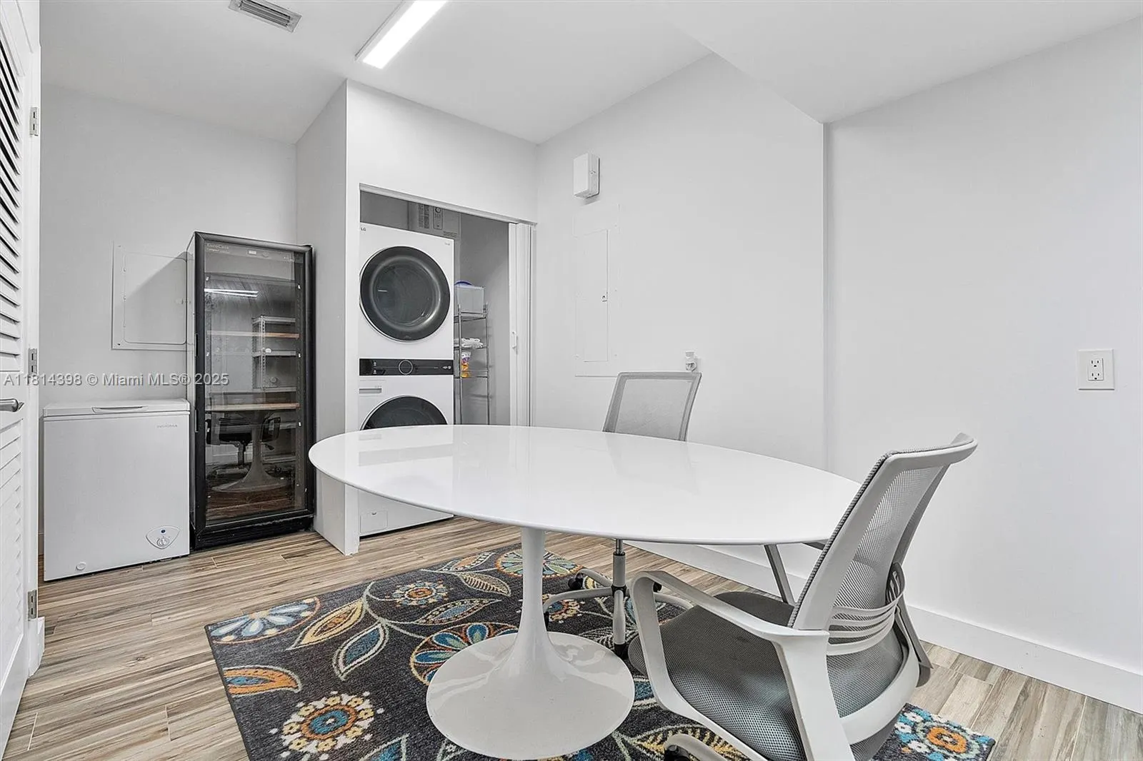 700 Vilabella Ave