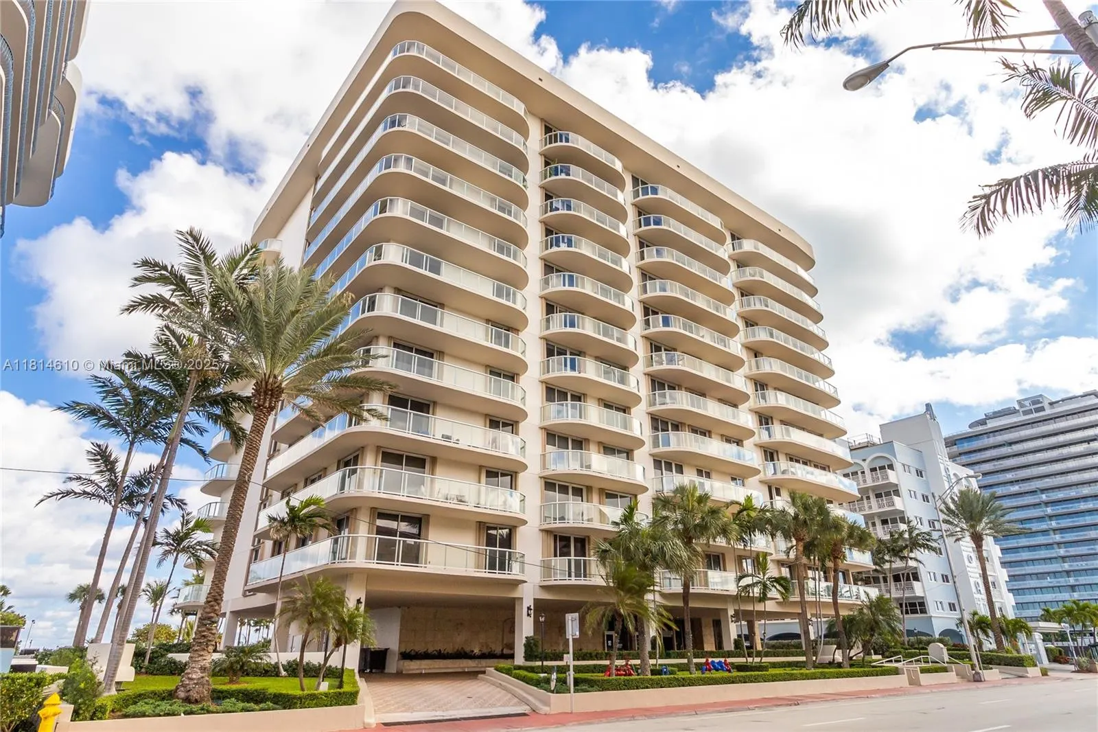 8855 COLLINS AVE, #4G