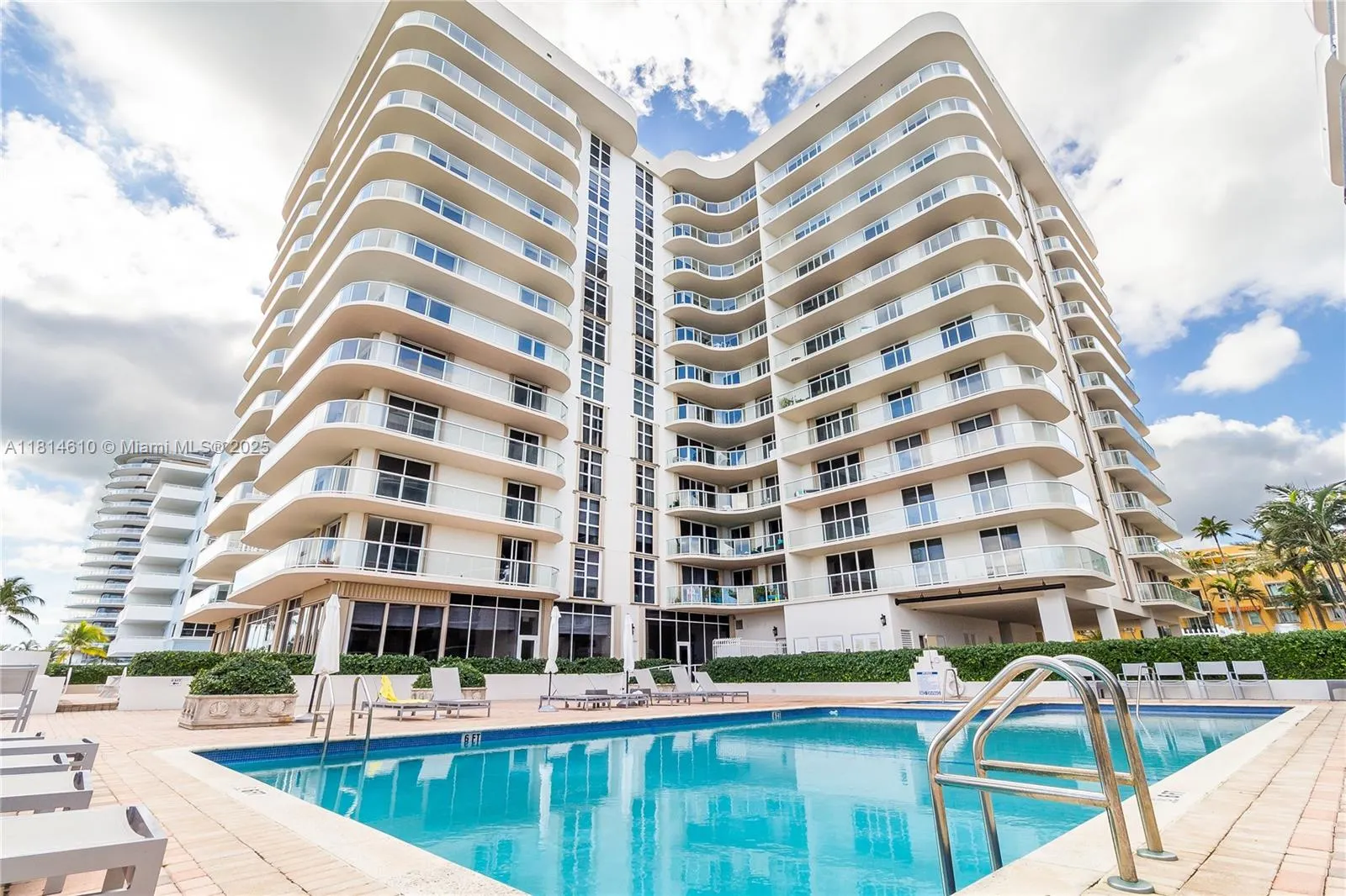 8855 COLLINS AVE, #4G
