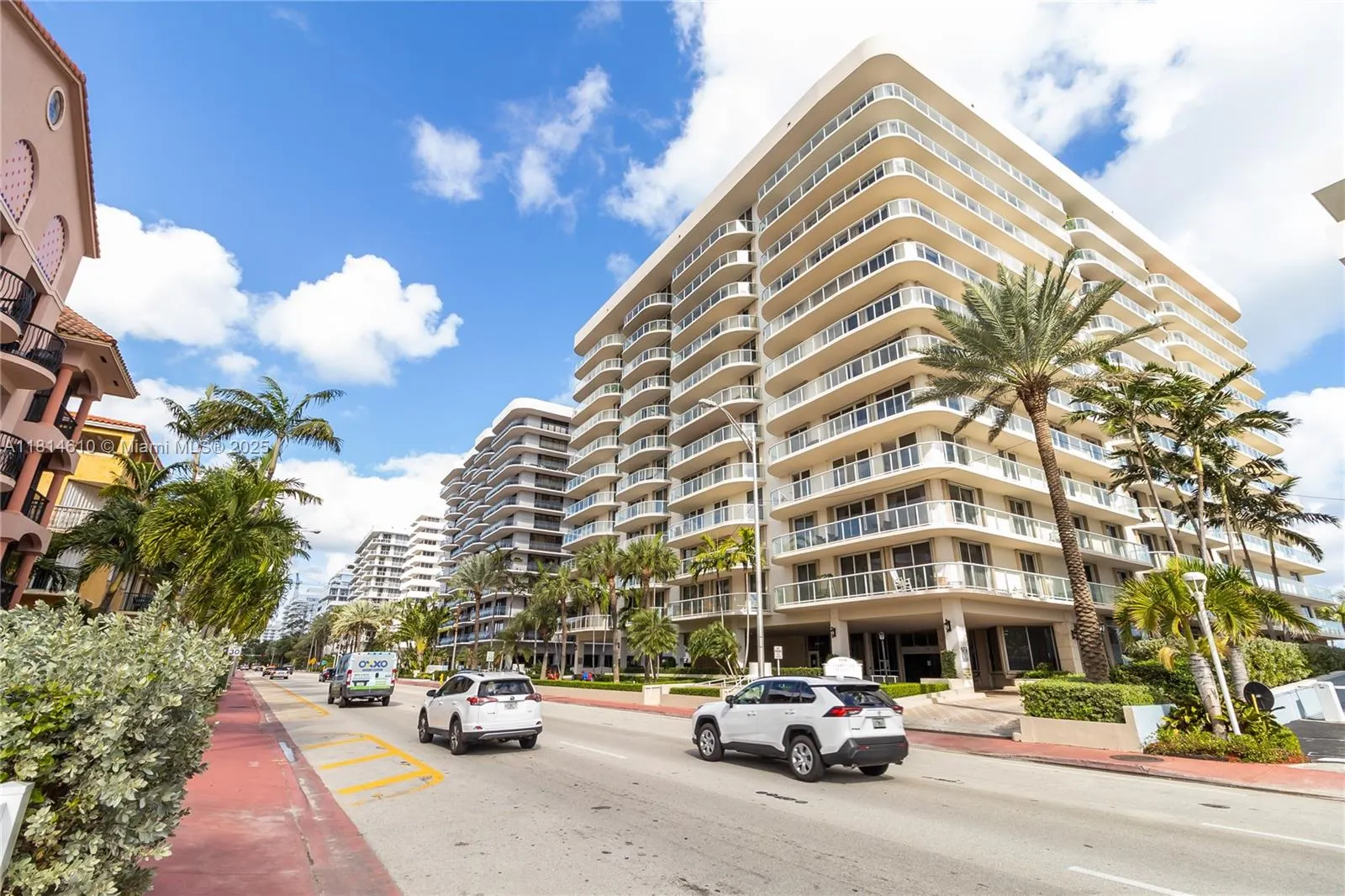 8855 COLLINS AVE, #4G
