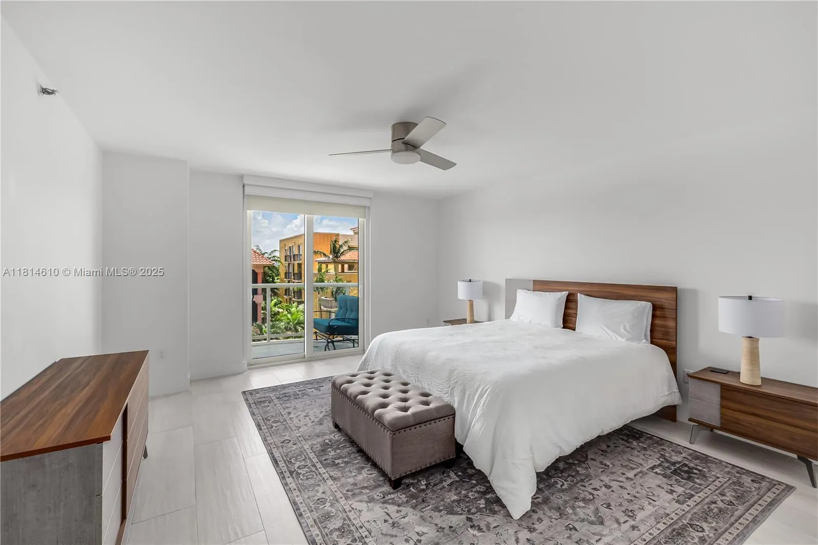 8855 COLLINS AVE, #4G