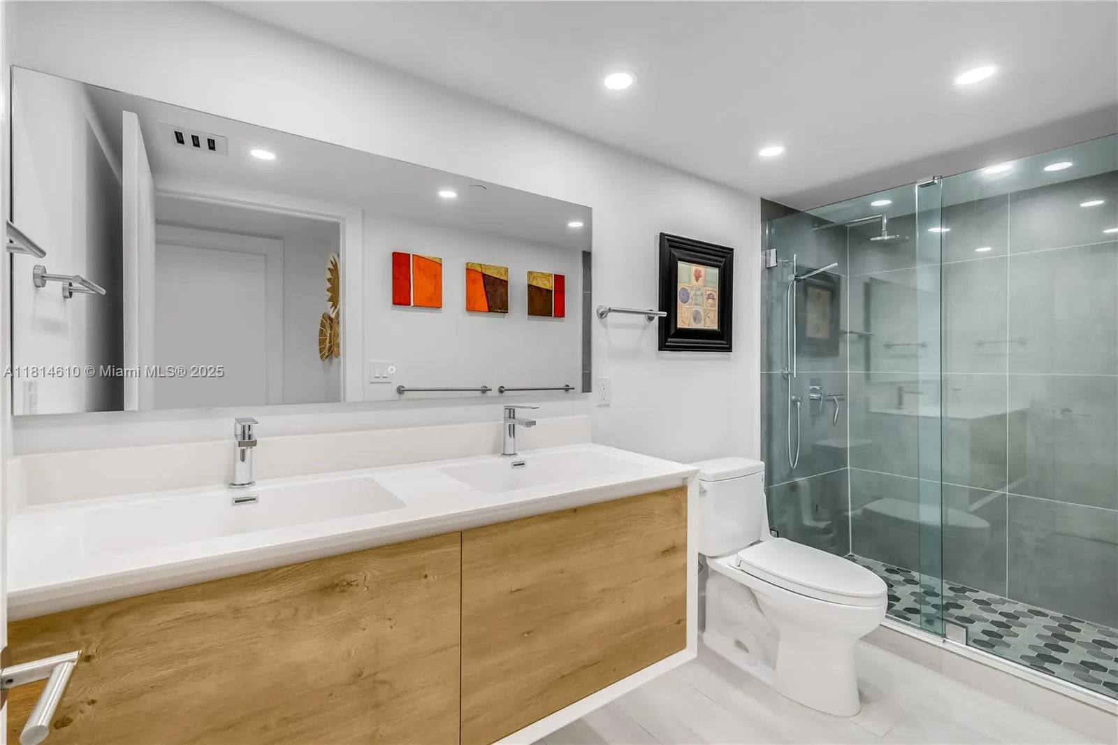 8855 COLLINS AVE, #4G