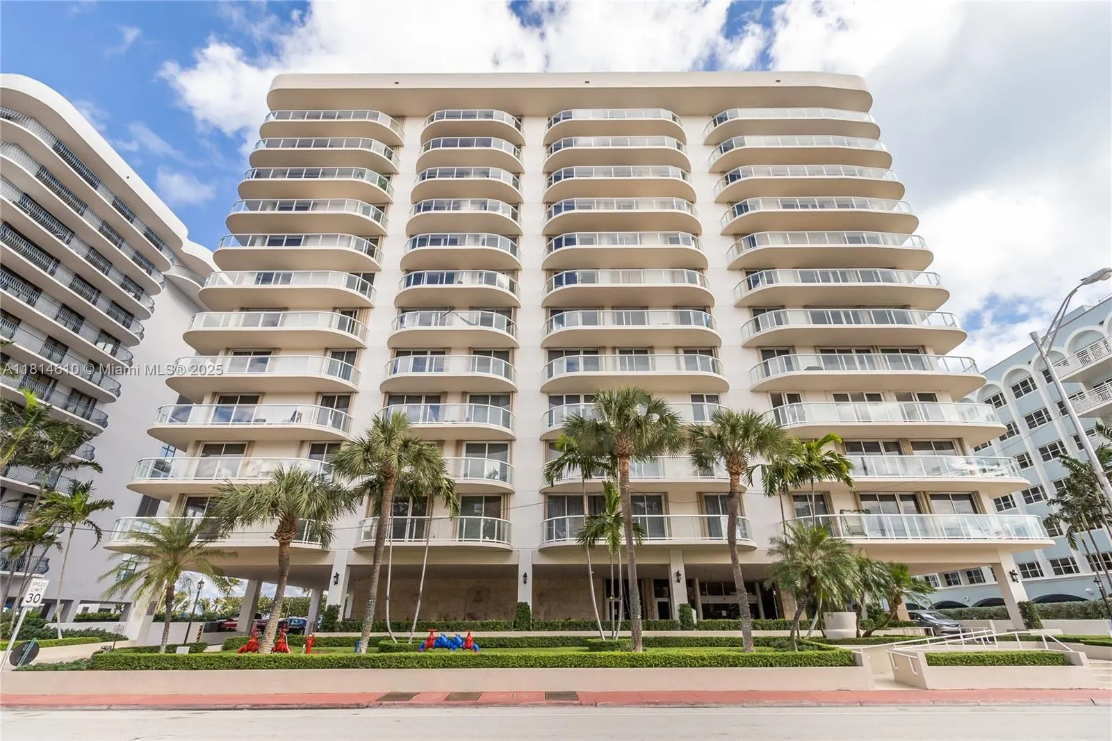 8855 COLLINS AVE, #4G