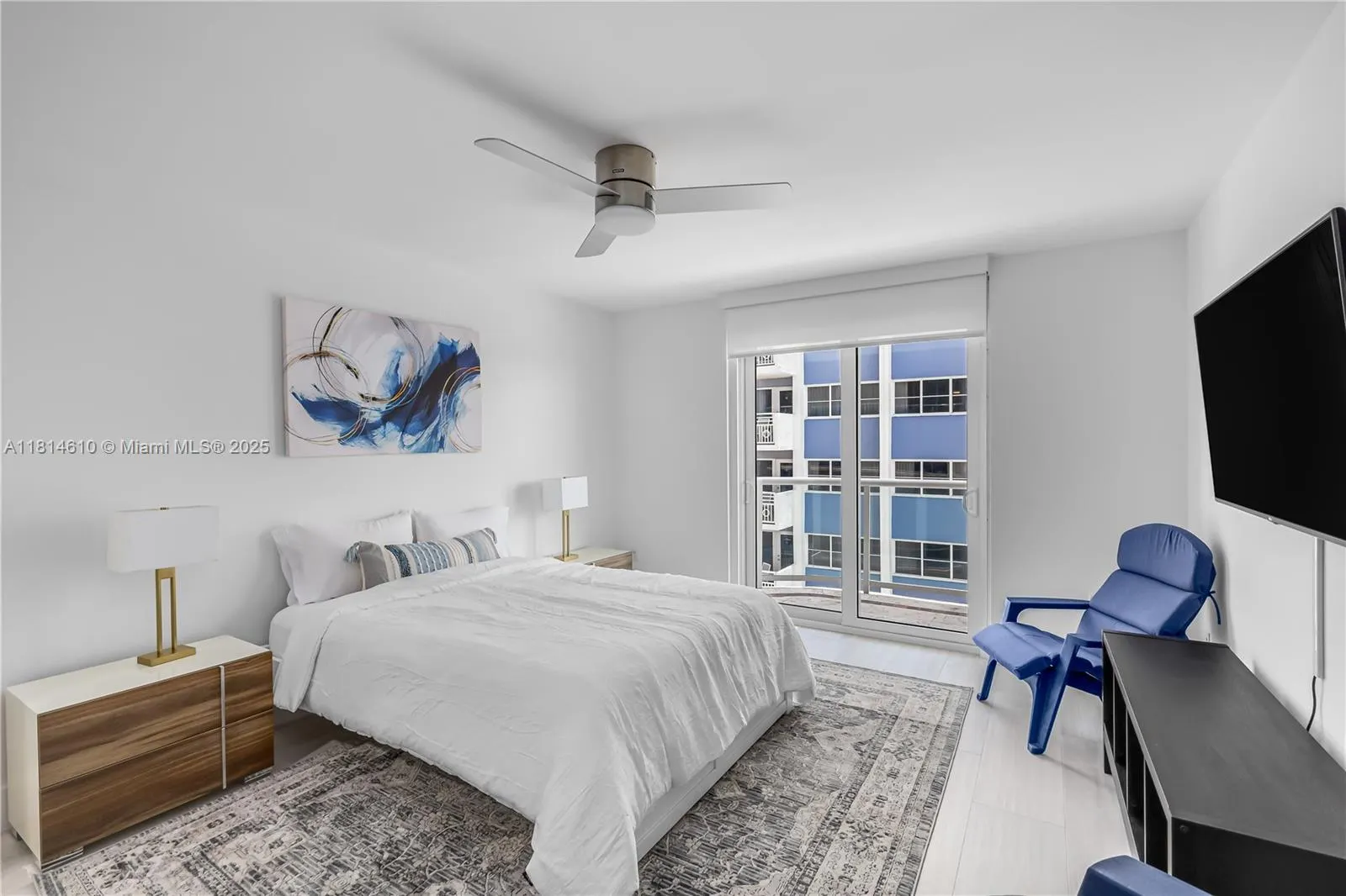 8855 COLLINS AVE, #4G