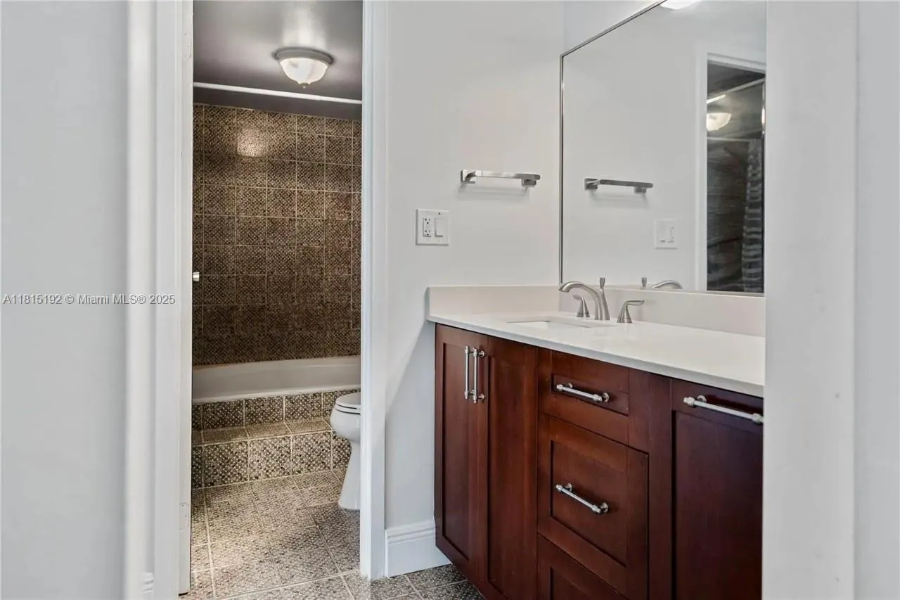 16570 NE 26th Ave, #6B