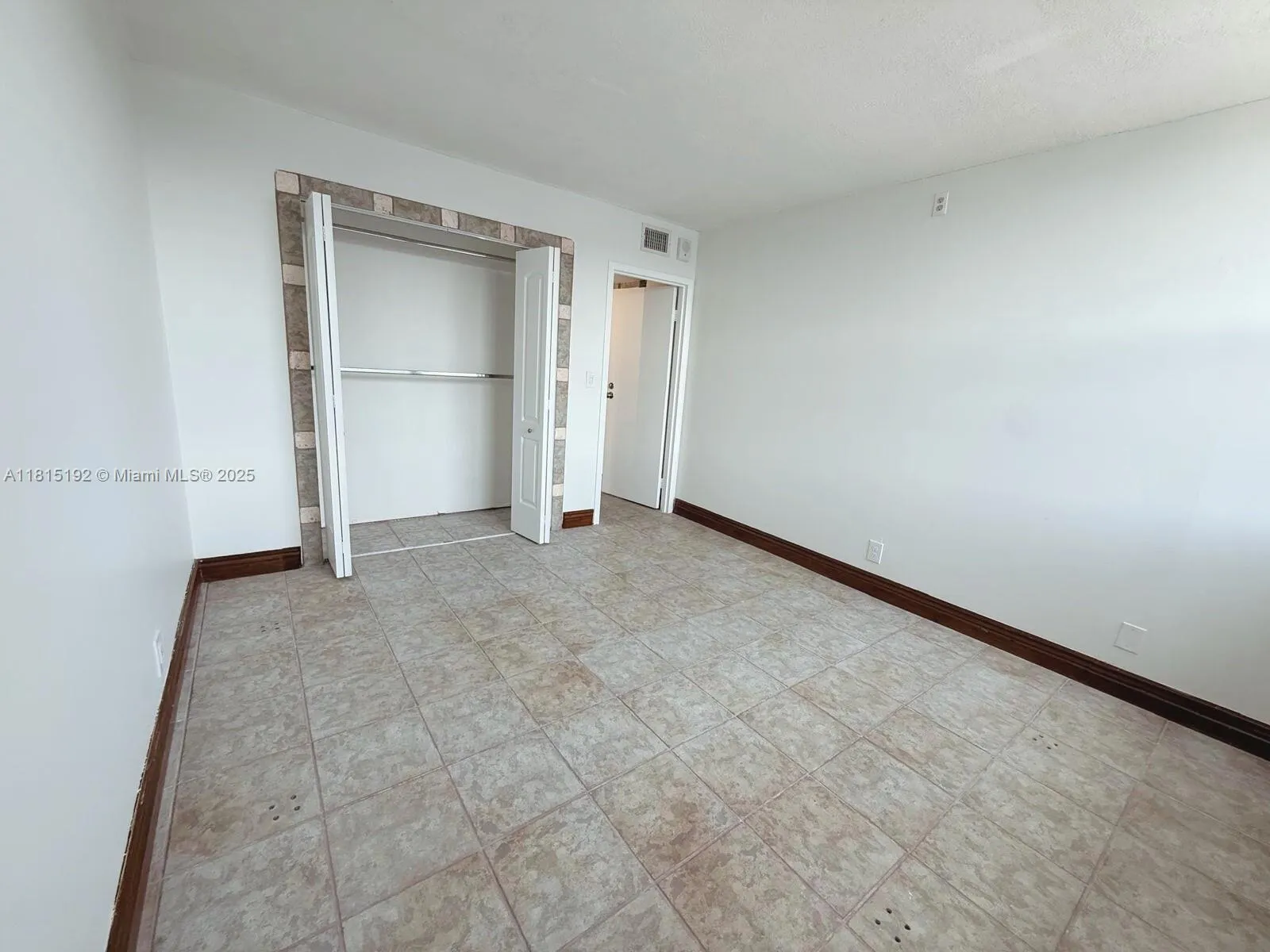 16570 NE 26th Ave, #6B