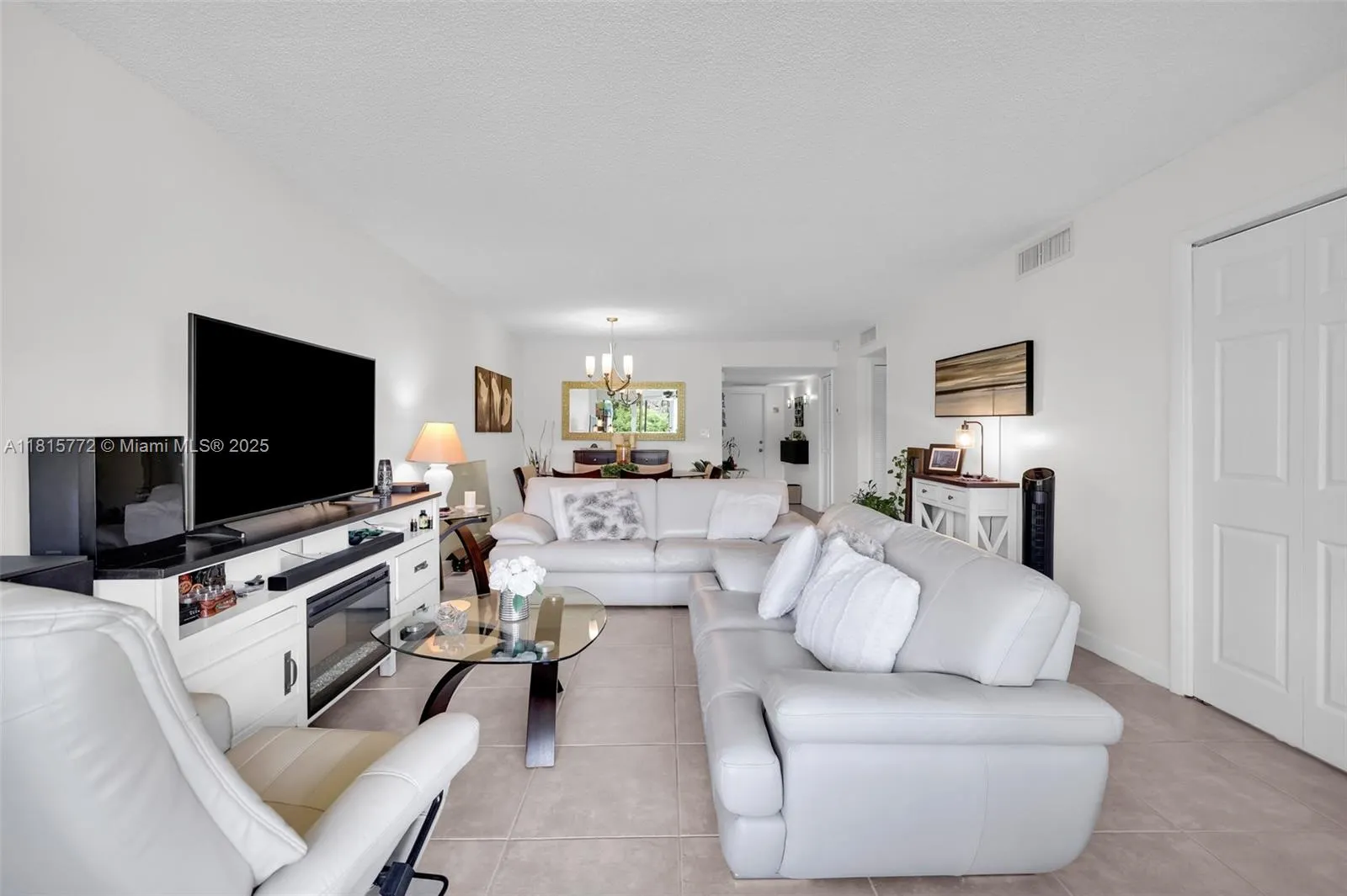 3301 S Palm Aire Dr, #106