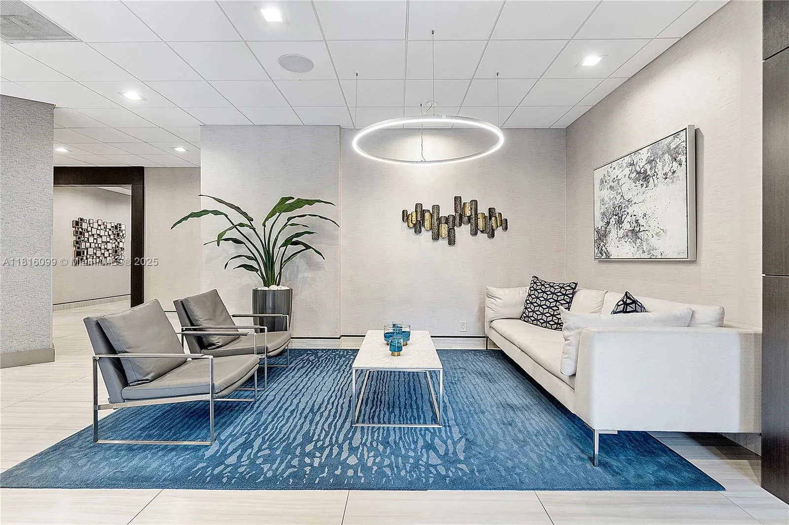 90 Edgewater Dr, #305