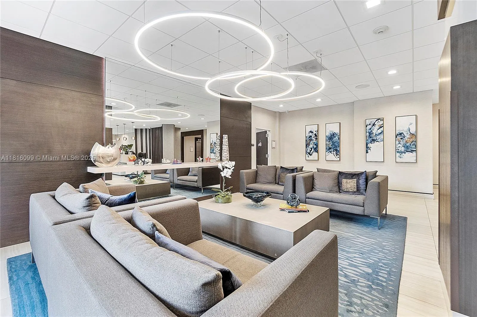 90 Edgewater Dr, #305