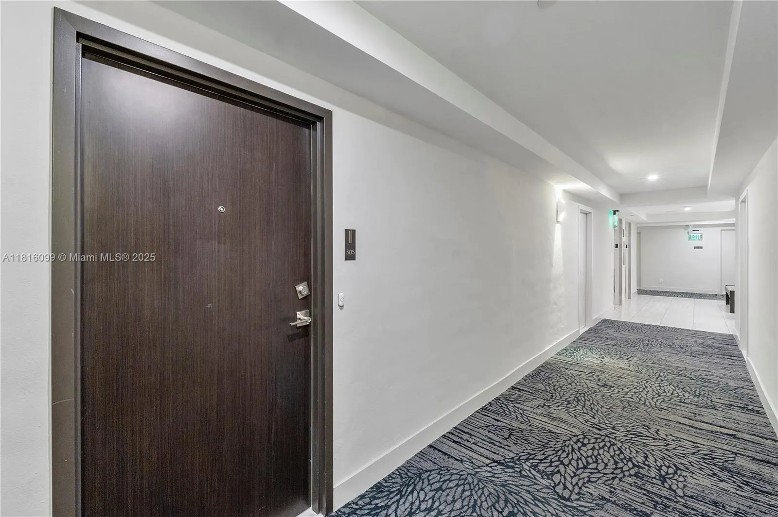 90 Edgewater Dr, #305