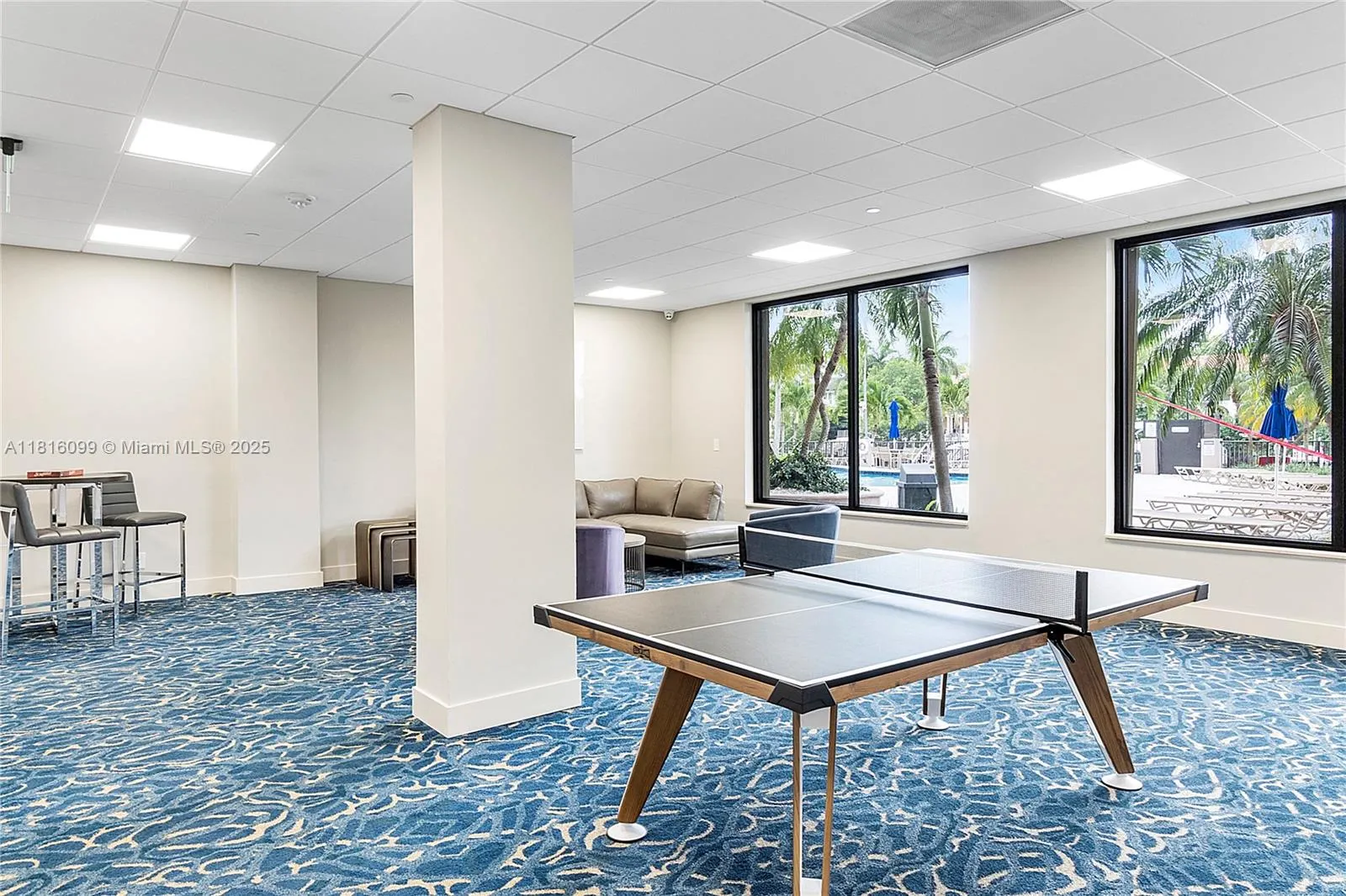 90 Edgewater Dr, #305
