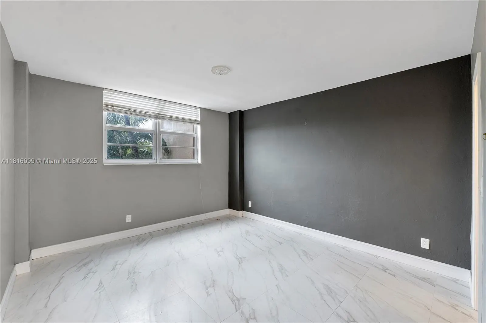 90 Edgewater Dr, #305