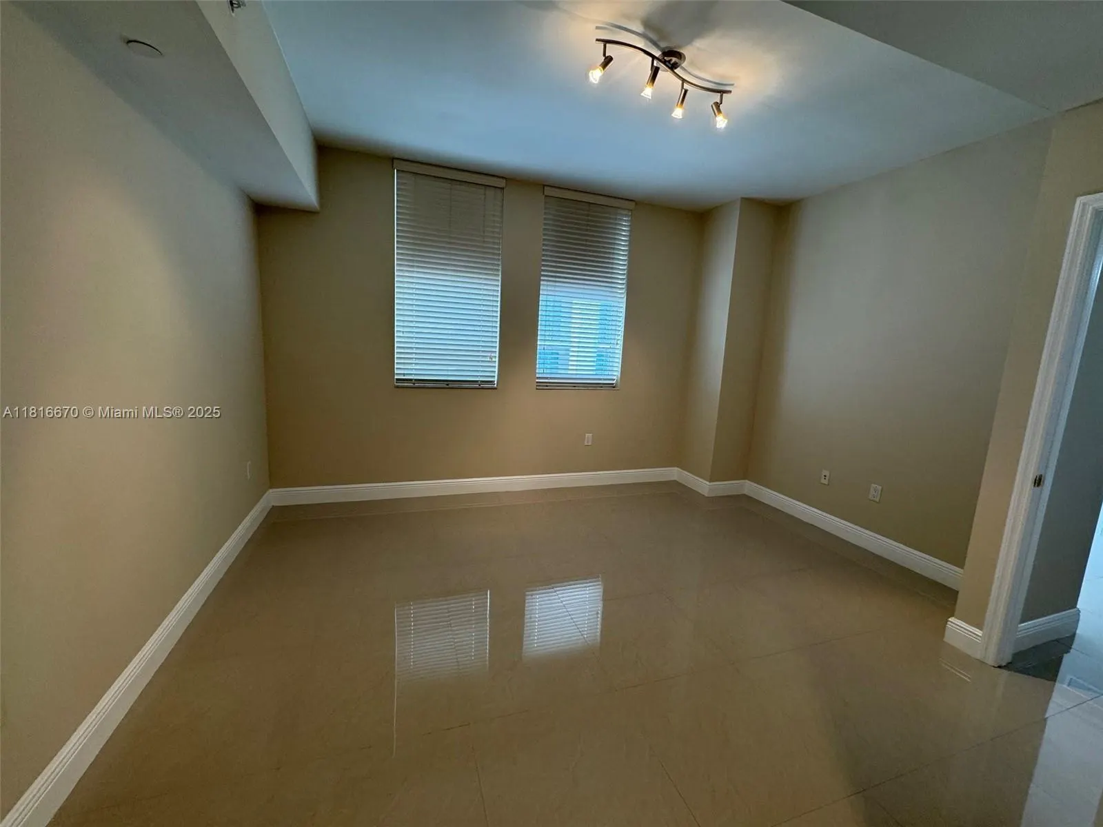 4100 Salzedo St, #910