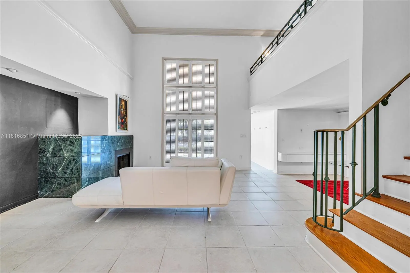 923 Catalonia Ave