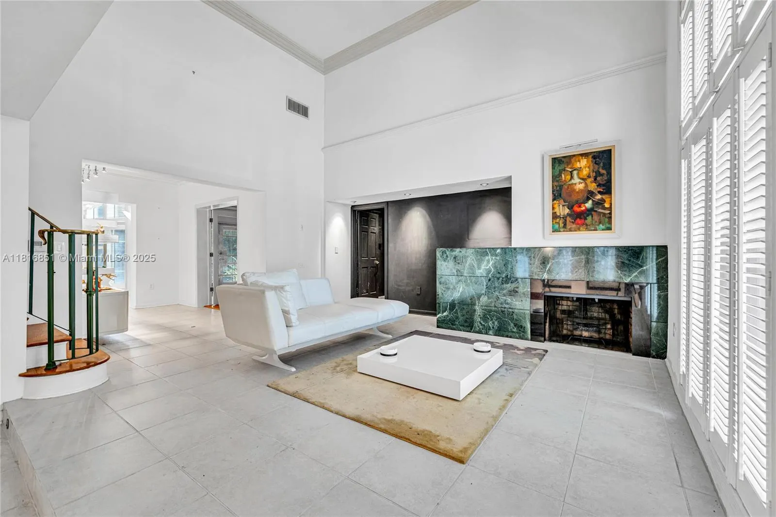 923 Catalonia Ave