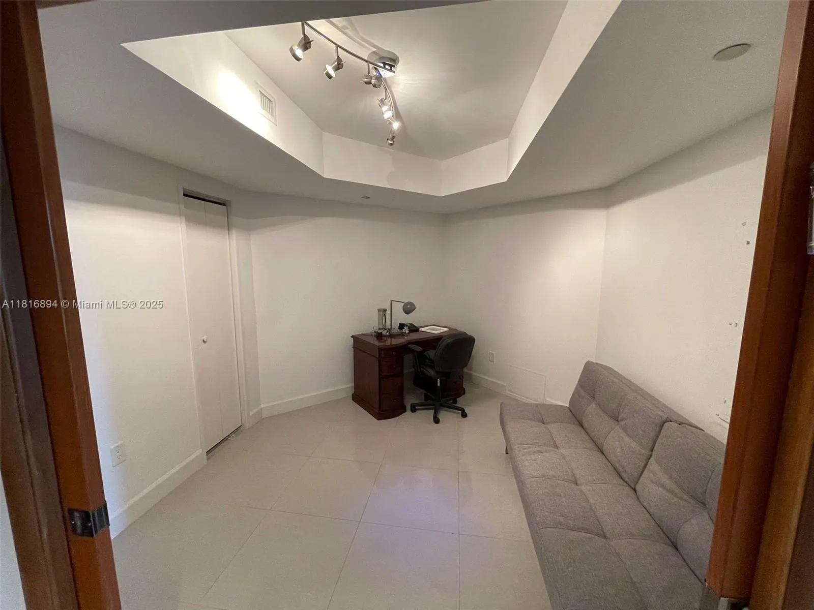 9401 Collins Ave, #401