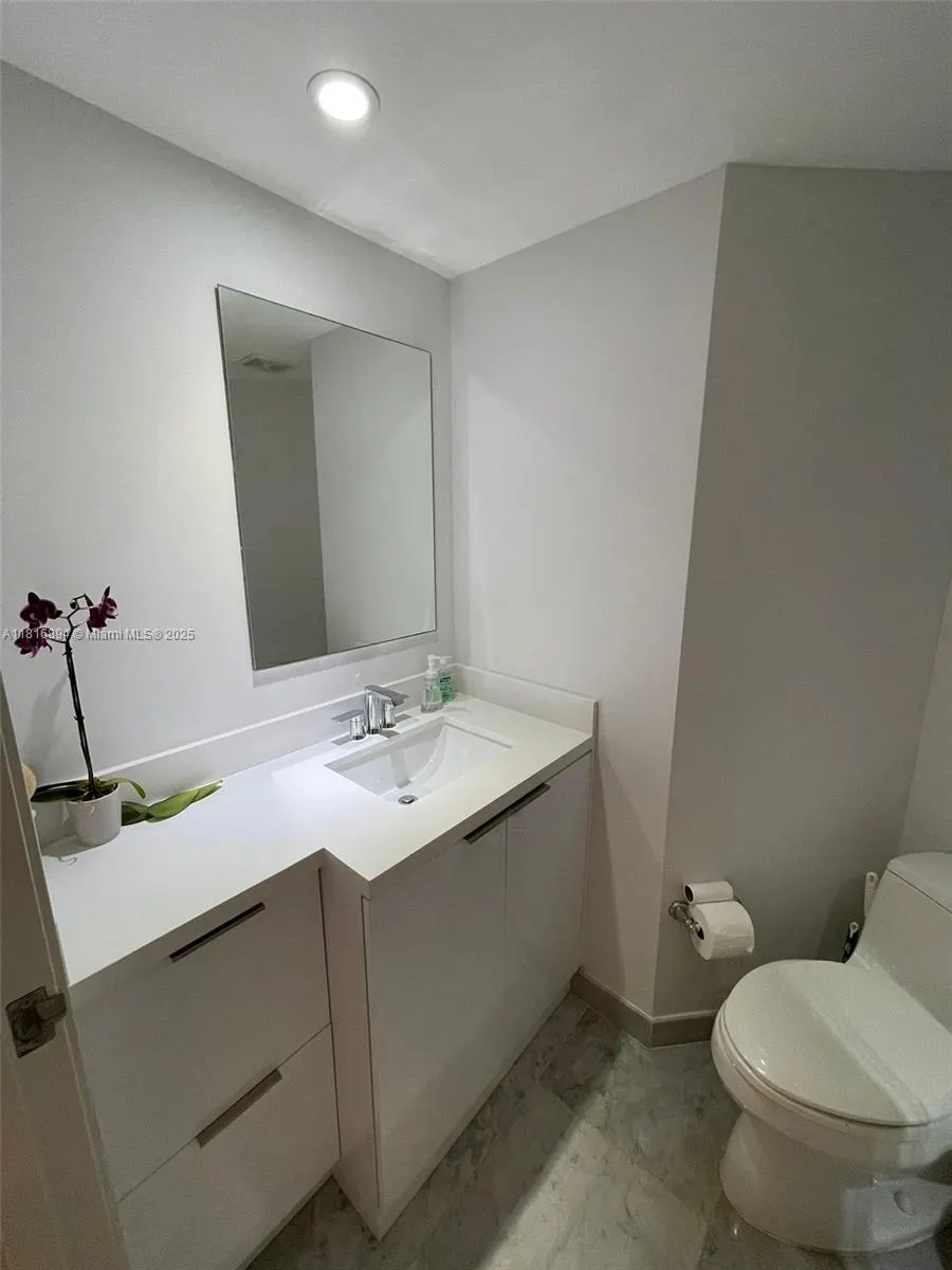 9401 Collins Ave, #401