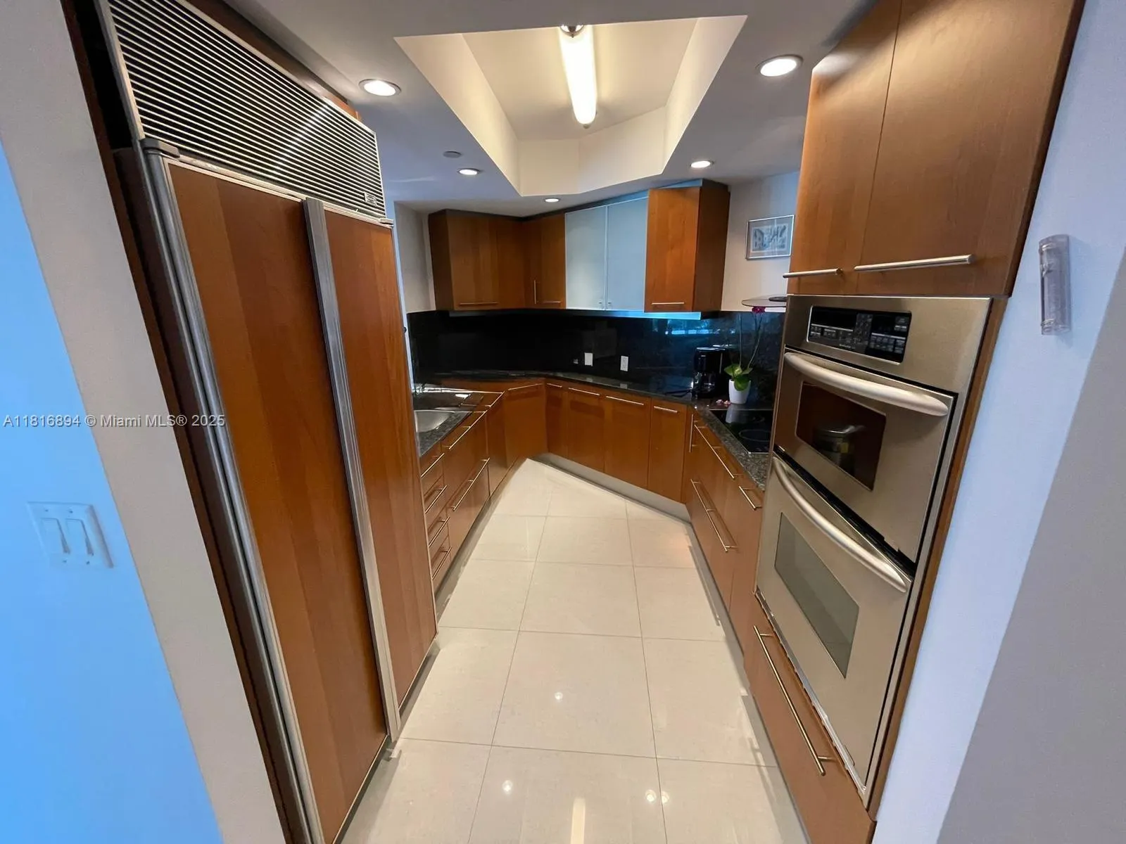9401 Collins Ave, #401