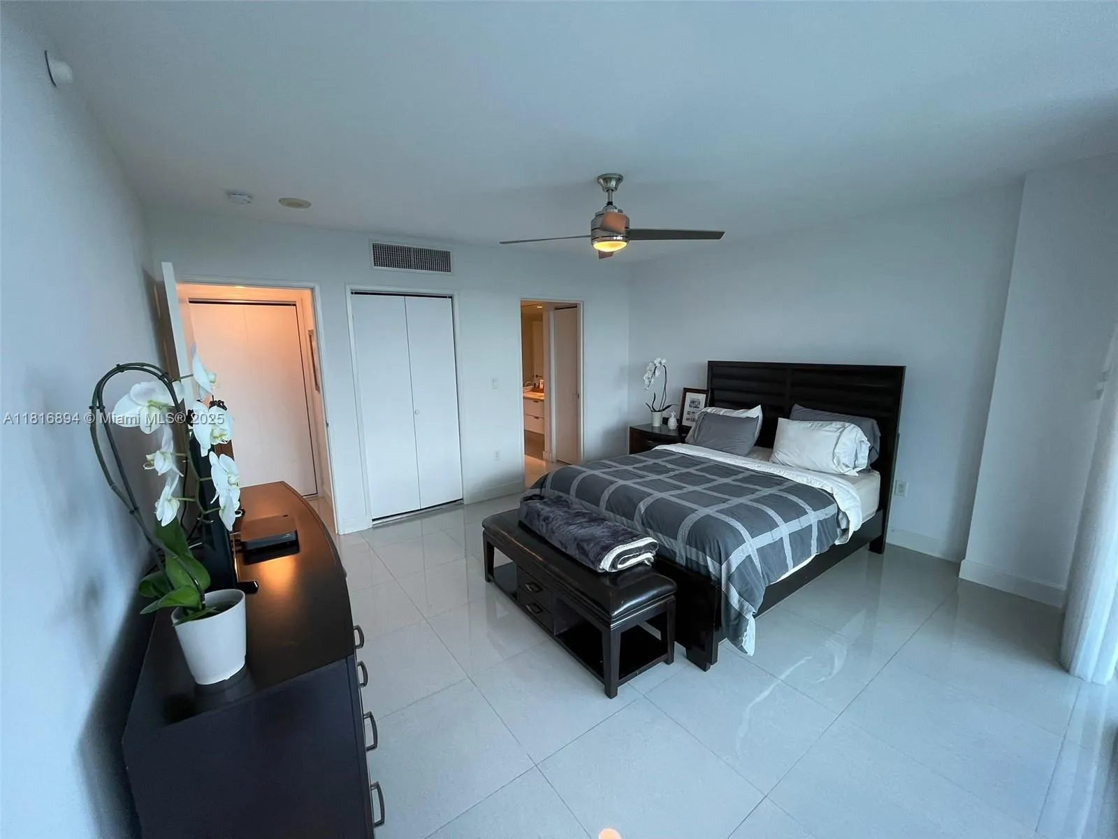 9401 Collins Ave, #401