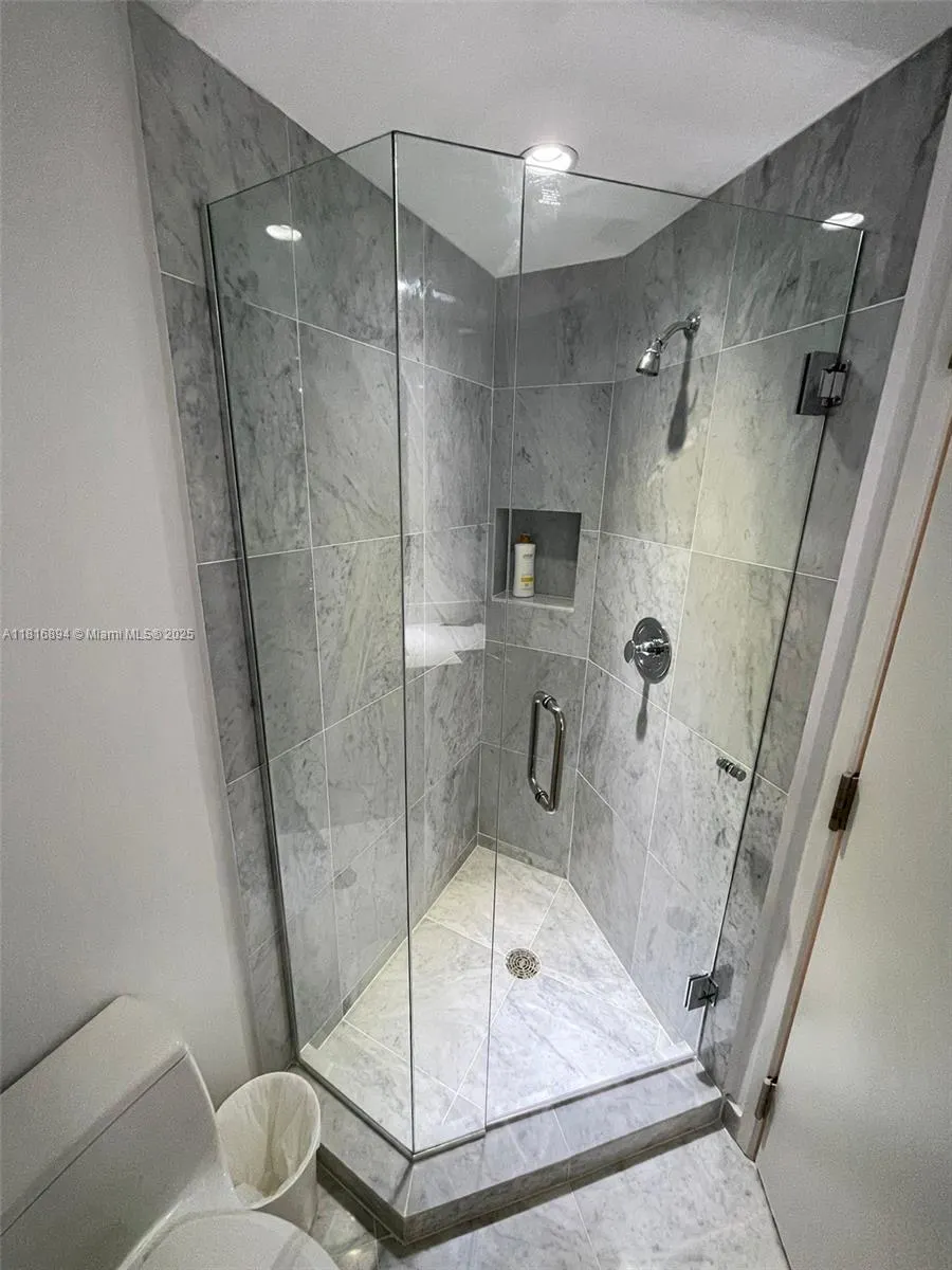 9401 Collins Ave, #401