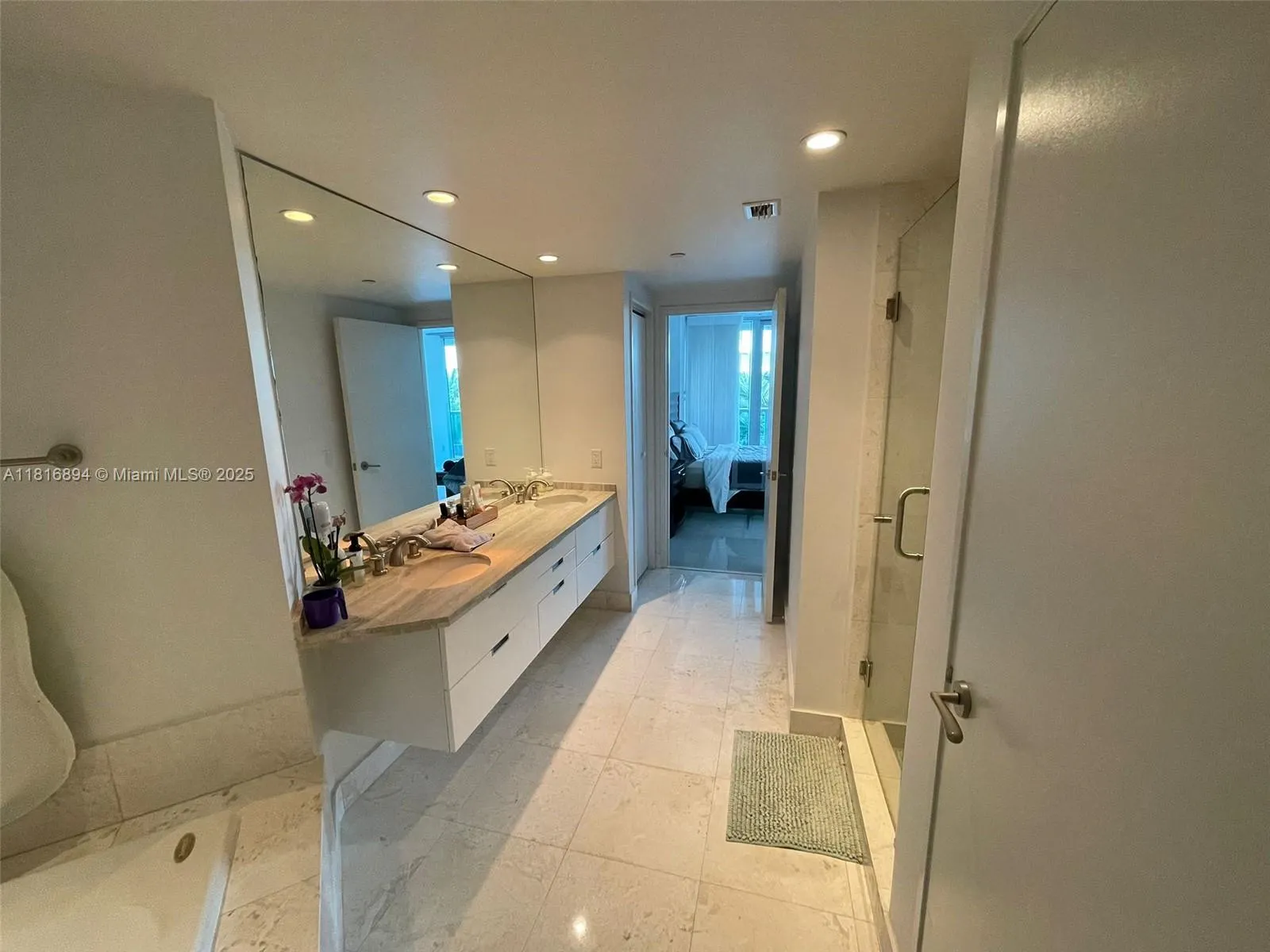 9401 Collins Ave, #401