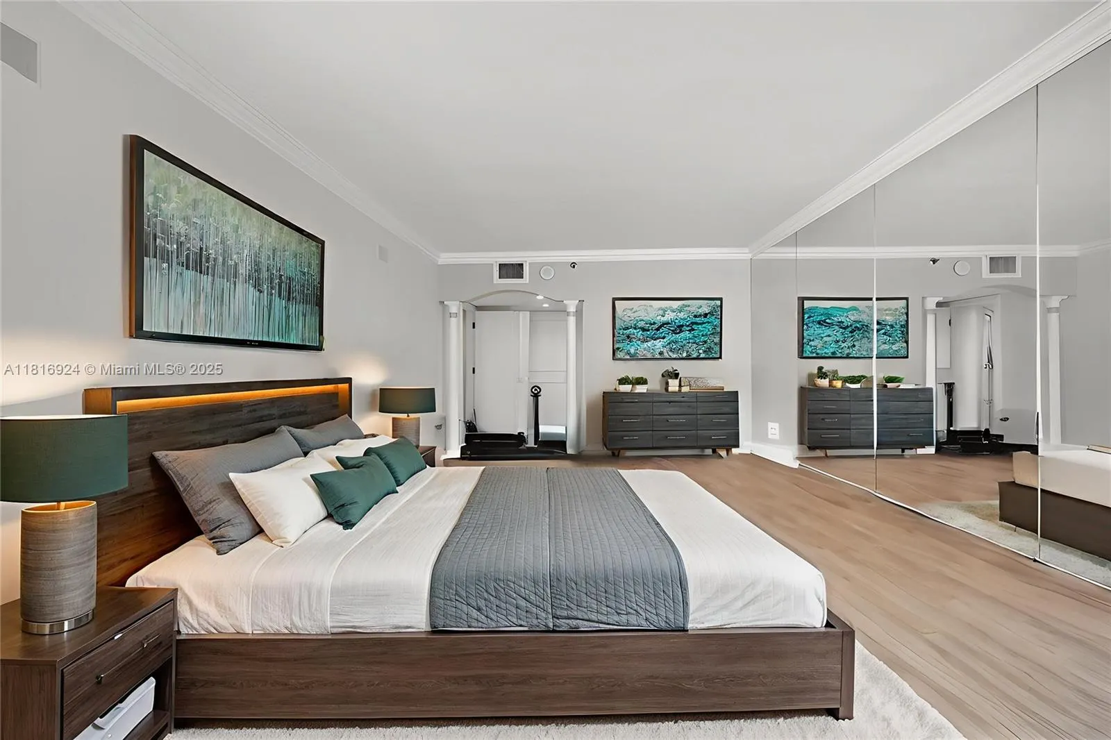 16445 Collins Ave (Direct Ocean View /Corner Unit), #1426