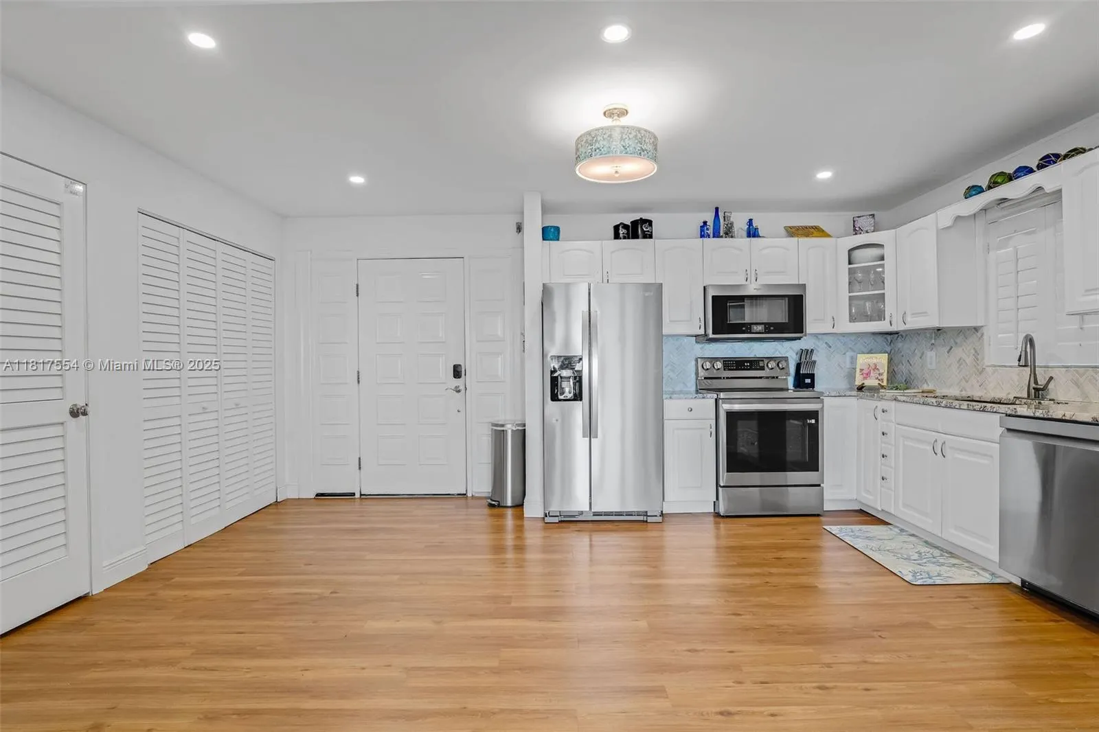 200 Wrenn Street, #PENTHOUSE 701