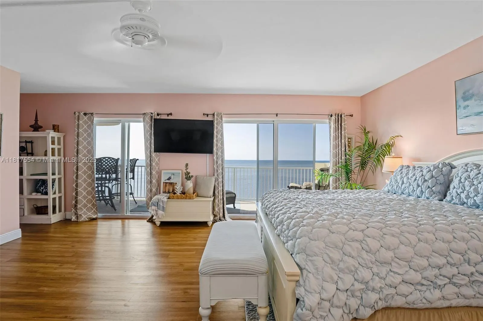 200 Wrenn Street, #PENTHOUSE 701