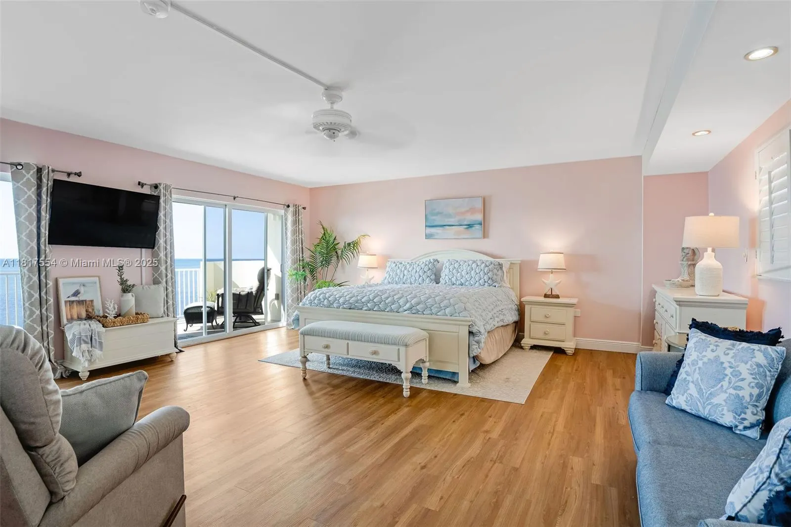 200 Wrenn Street, #PENTHOUSE 701
