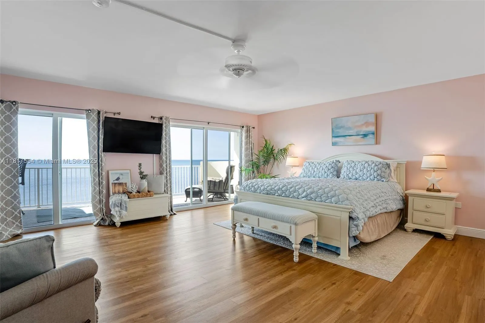 200 Wrenn Street, #PENTHOUSE 701