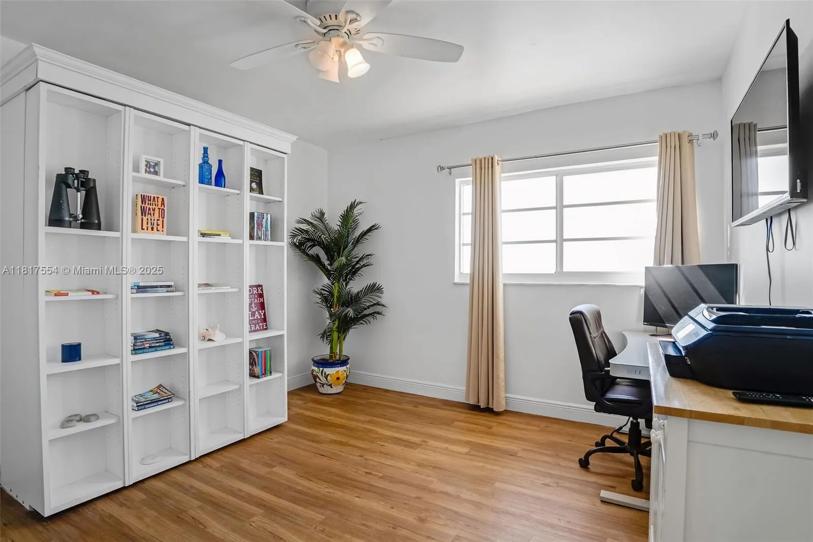 200 Wrenn Street, #PENTHOUSE 701