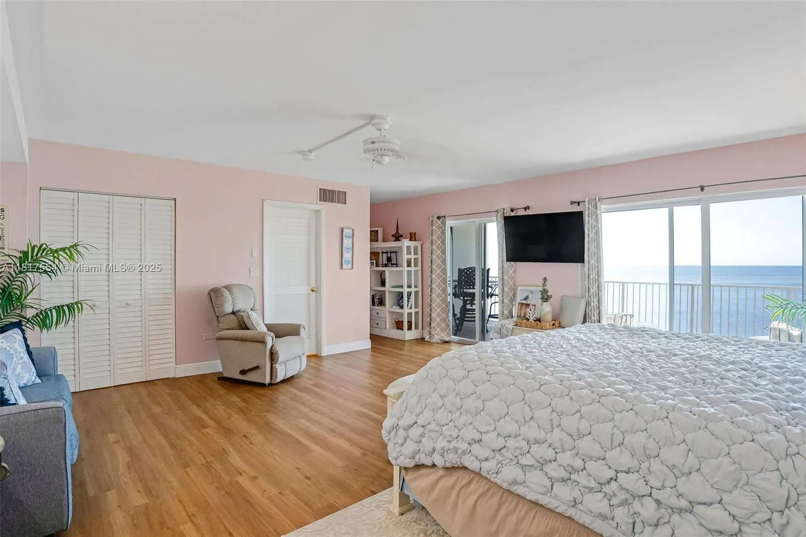 200 Wrenn Street, #PENTHOUSE 701
