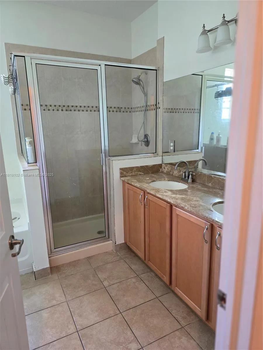 146 SW 7th Ct